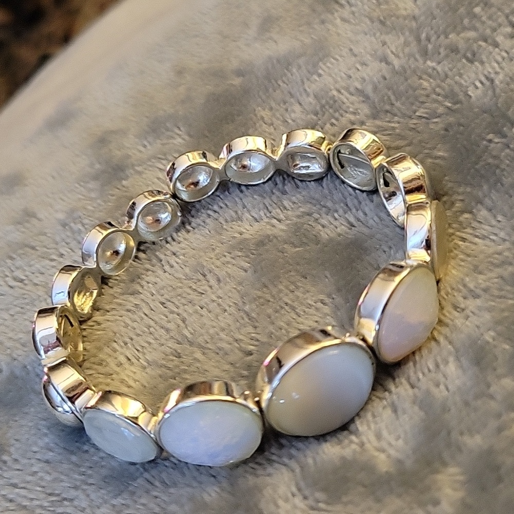 Silver bracelet white faceted stones  circles on top silver circles in Back EUC… - Picture 6 of 7